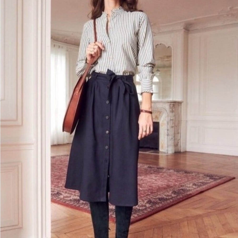 Sezane Celina Skirt Women's Size 38 (US 6)
Black Button Front Belted Midi Skirt